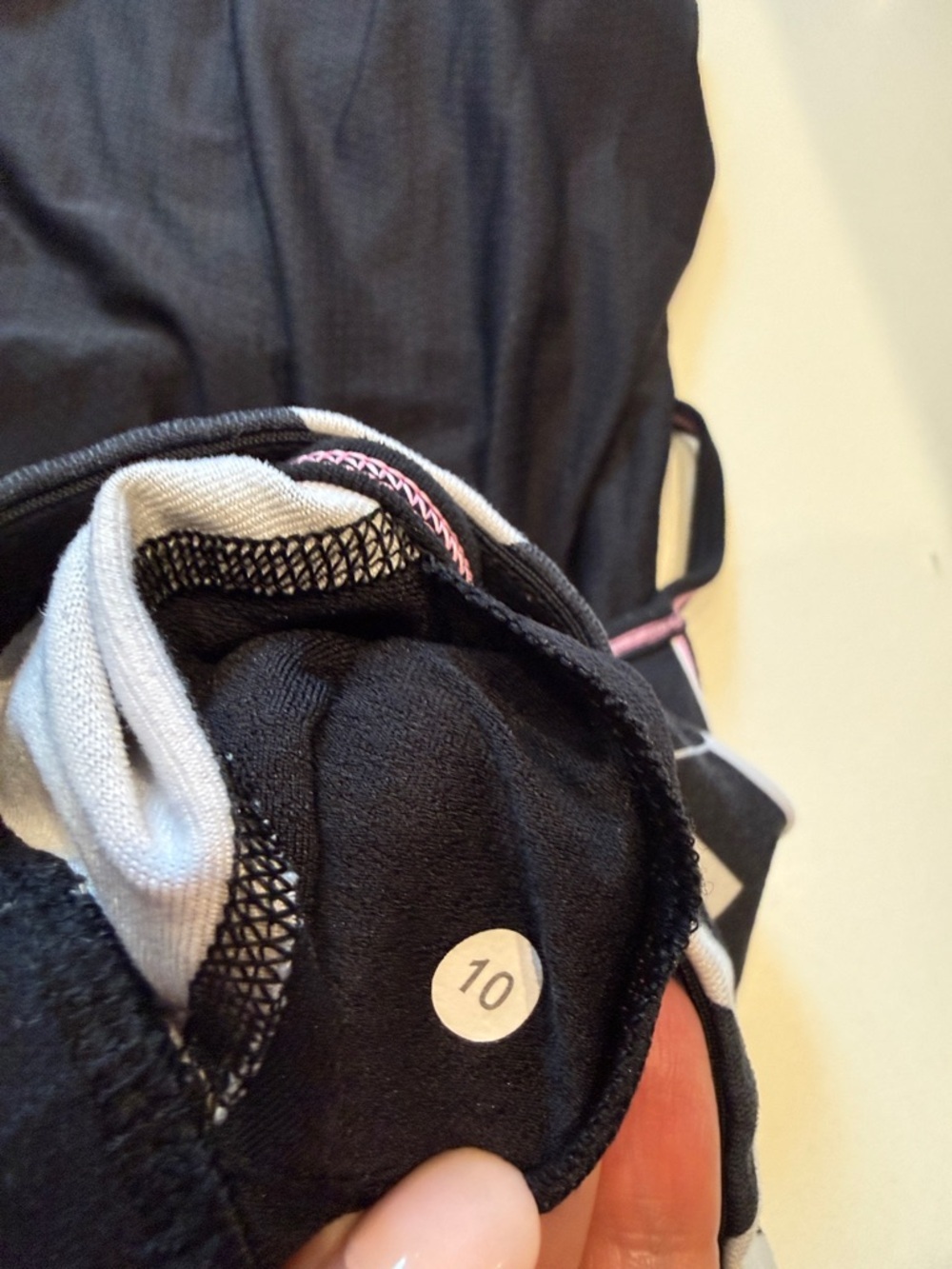 Lululemon No Limits Black Layered Hip Band TankTop with Chevron Detail, Size 10 - Picture 10 of 10